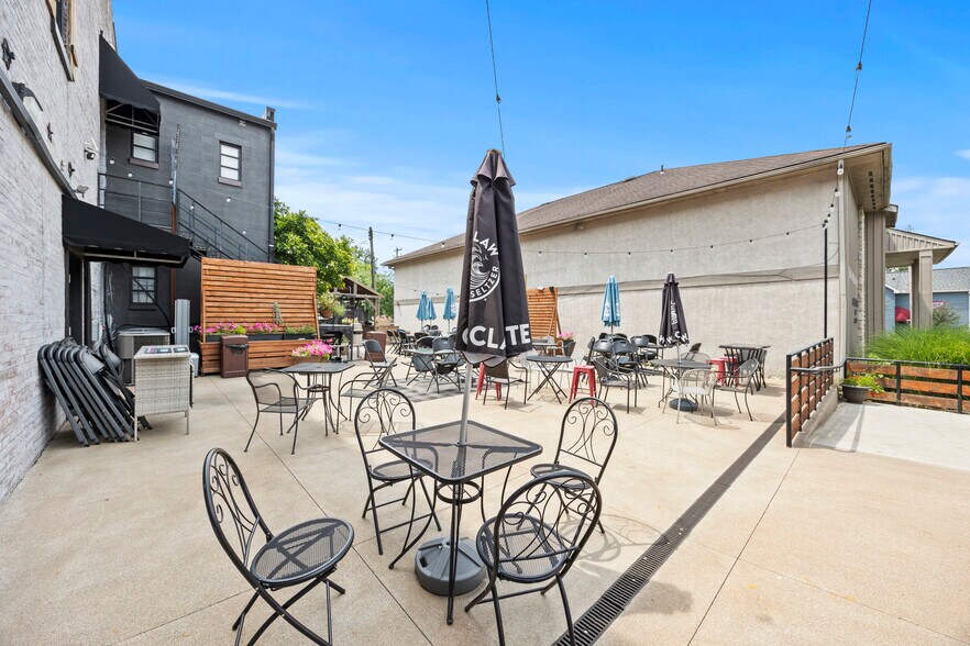 More Photos Of 7345-7347 E Main St, Reynoldsburg General Retail For Sale