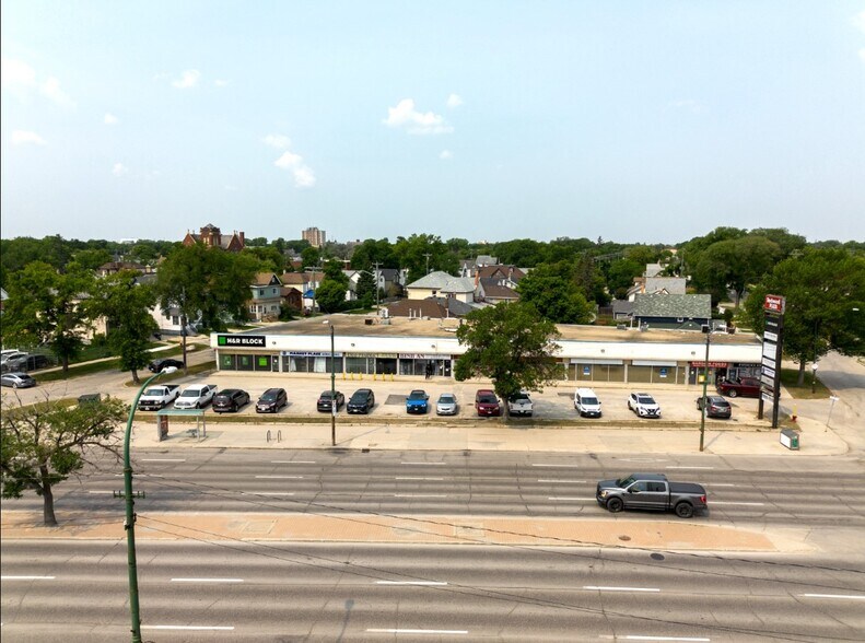 Primary Photo Of 1070-1086 Main St, Winnipeg General Retail For Lease