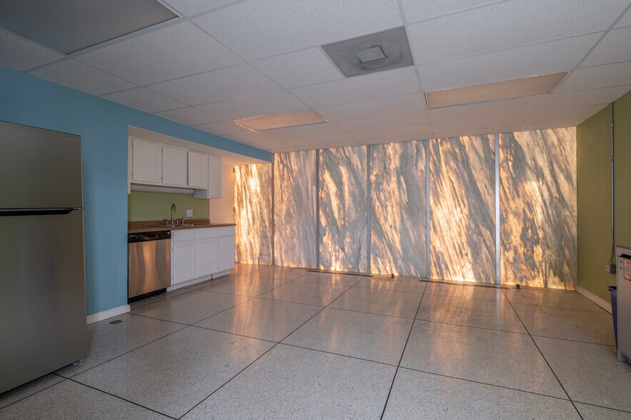 More Photos Of 4211 Video St, Dickinson Office For Sale