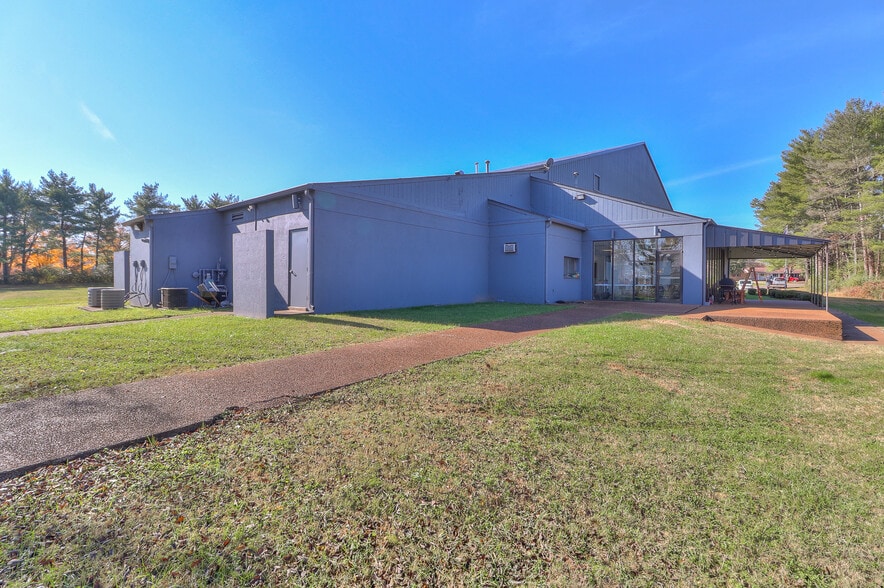 More Photos Of 605 River Rock Blvd, Murfreesboro Health Club For Lease
