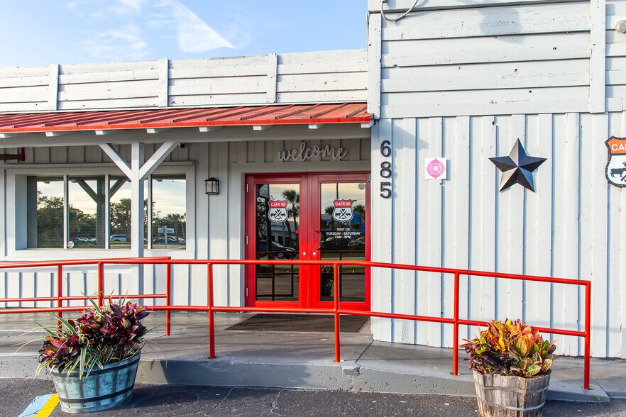 More Photos Of 685 US Highway 1, Vero Beach Restaurant For Sale