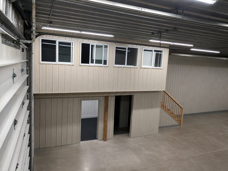 More Photos Of 805 Pierce Butler Rt, Saint Paul Industrial For Lease