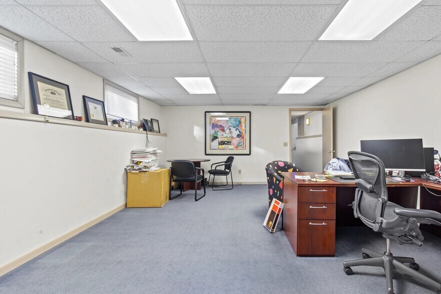More Photos Of 6635 W Central Ave, Toledo Office For Lease