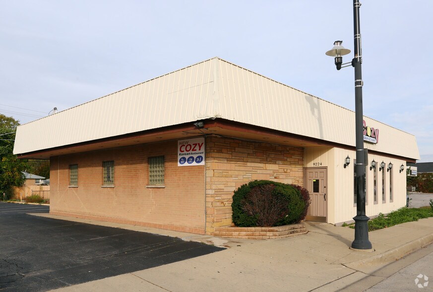 Primary Photo Of 9224 N Waukegan Rd, Morton Grove Freestanding For Sale