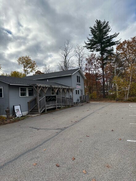 More Photos Of 275 Calef Hwy, Epping Storefront Retail Office For Sale