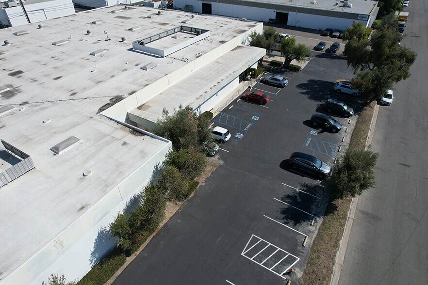 More Photos Of 13815 Struikman Rd, Cerritos Manufacturing For Sale