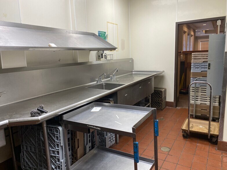 More Photos Of 2199 Riverside Dr, Columbus Restaurant For Lease