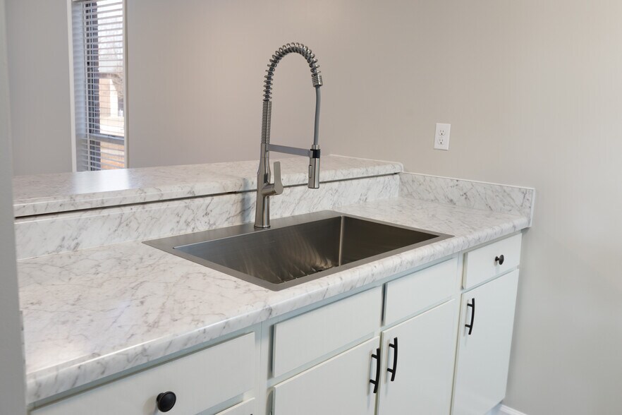 More Photos Of 5870 Century Oaks Dr, Fayetteville Apartments For Sale