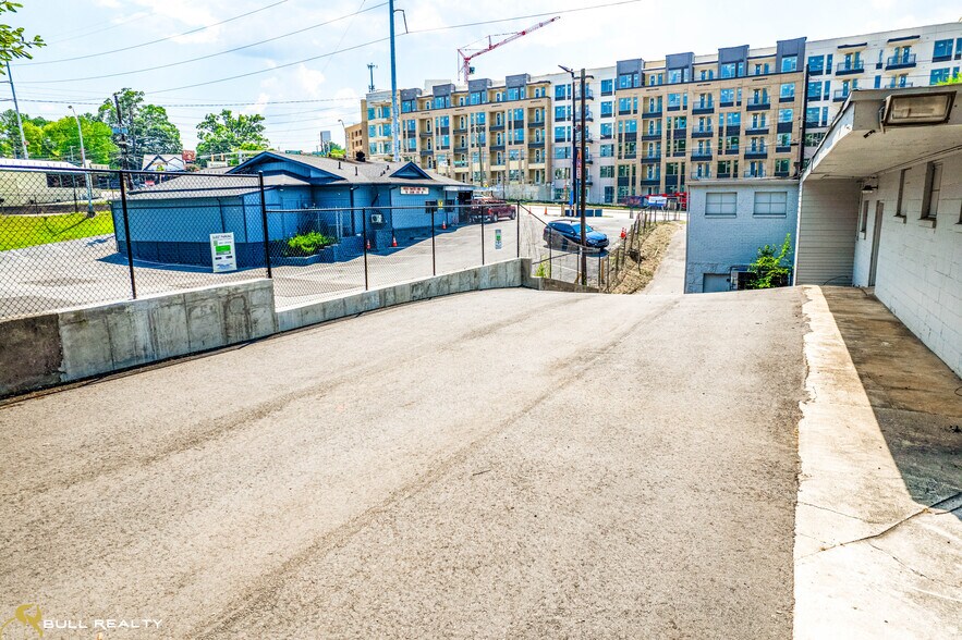 More Photos Of 2087 NE Piedmont Rd, Atlanta Freestanding For Sale