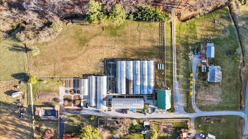 More Photos Of 1356 Coopers Cove Rd, Hardy Specialty For Sale