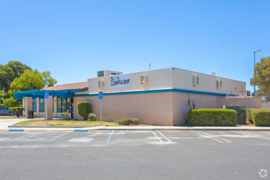 More Photos Of 1101 Country Club Dr, Madera Restaurant For Sale