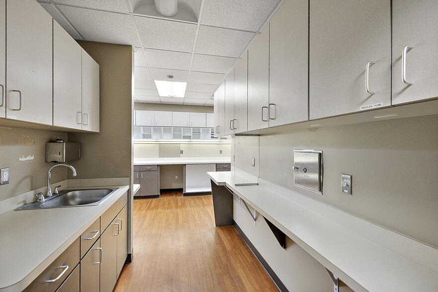 More Photos Of 1794 N Lapeer Rd, Lapeer Medical For Lease