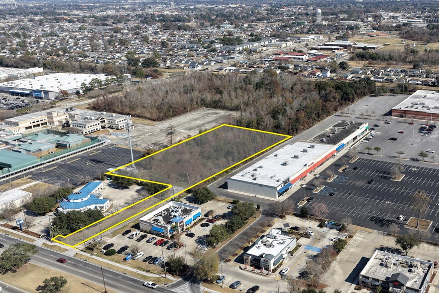 More Photos Of 1705 Manhattan Blvd, Harvey Land For Sale