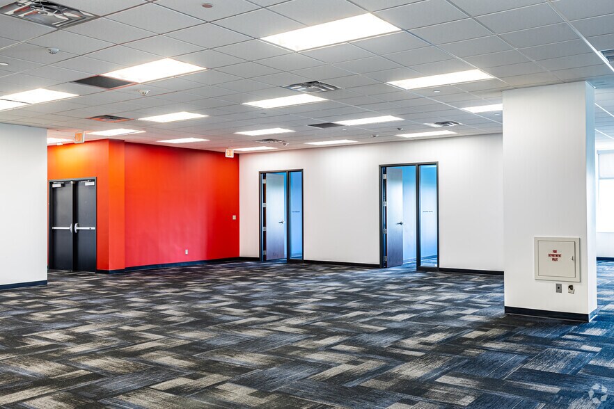 More Photos Of 6800 W 115th St, Overland Park Coworking Space