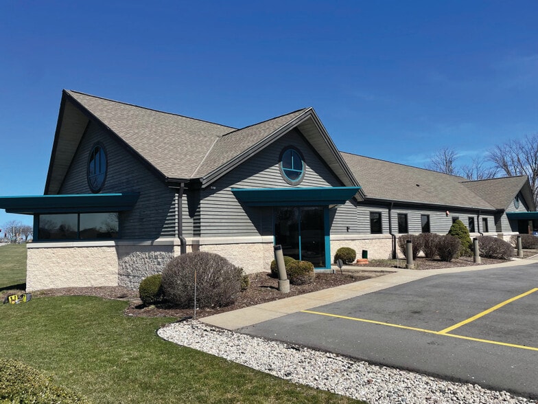Primary Photo Of 1515 S Green Bay Rd, Racine Medical For Sale