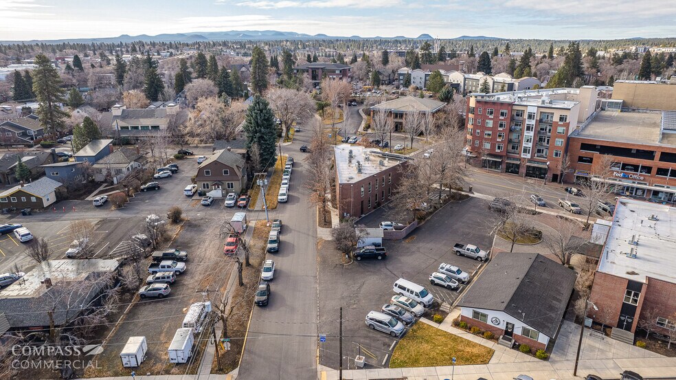 More Photos Of 18 NW Oregon Ave, Bend Medical For Sale