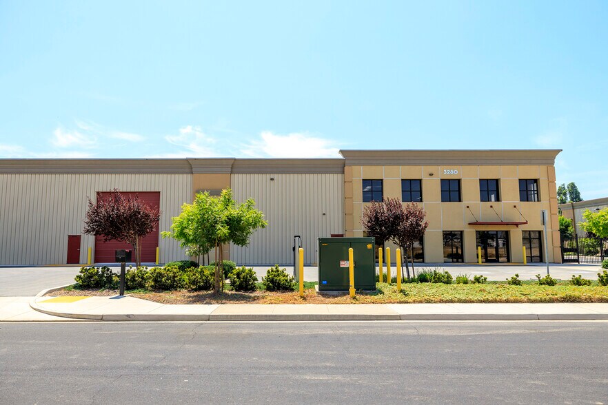 More Photos Of 3260 Liberty Square Pky, Turlock Warehouse For Sale