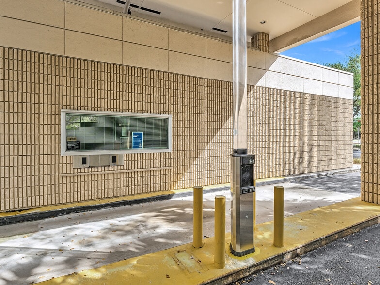 More Photos Of 4699 Nob Hill Rd, Sunrise Medical For Sale