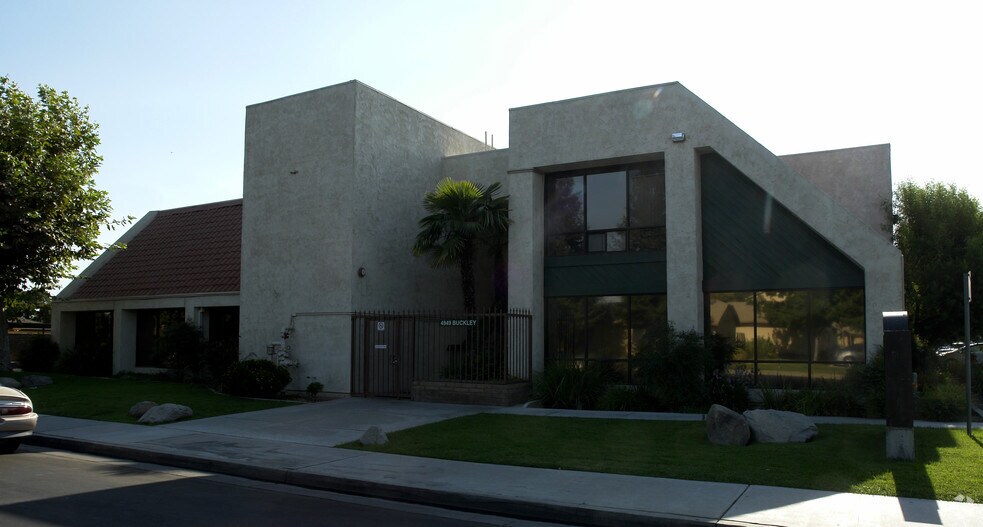 More Photos Of 4949 Buckley Way, Bakersfield Office For Lease