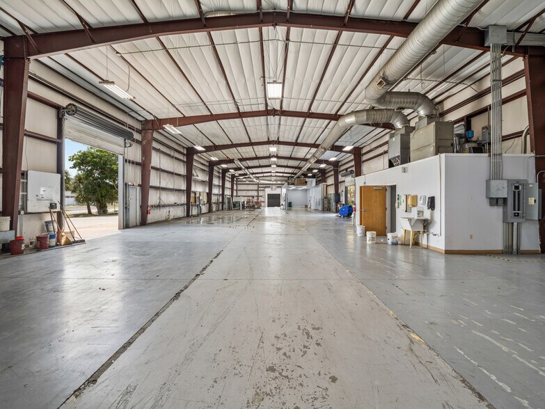 More Photos Of 716 Columbus Ave, Melbourne Manufacturing For Lease