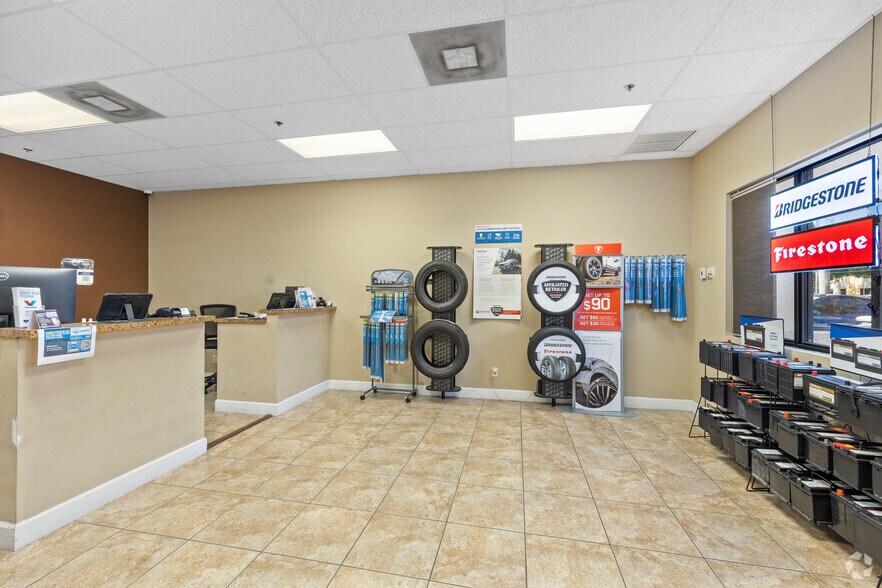 More Photos Of 3200 Fairlane Farms Rd, Wellington Light Distribution For Sale