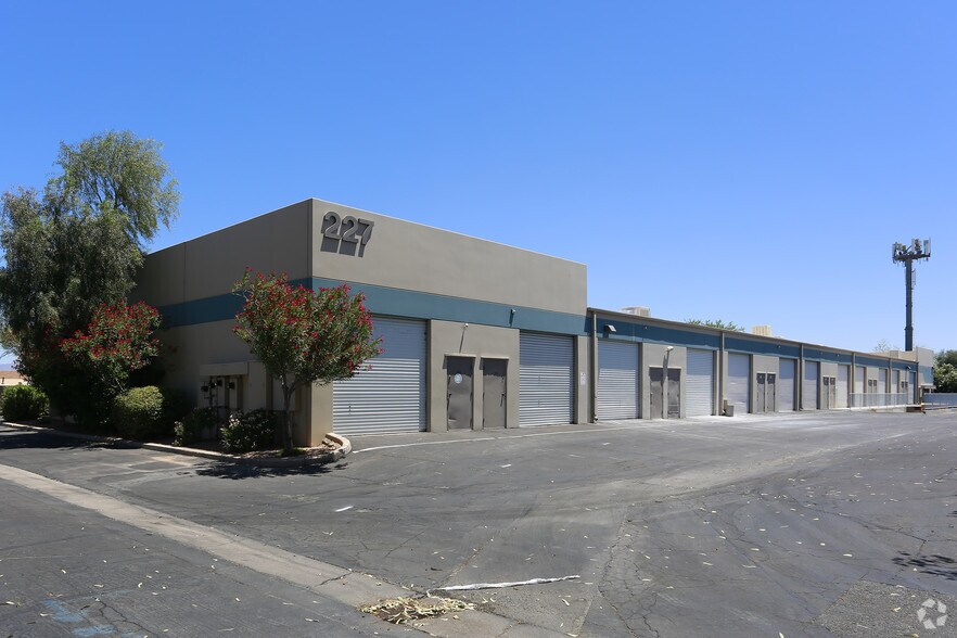 More Photos Of 227 E Valencia Rd, Tucson Light Distribution For Lease