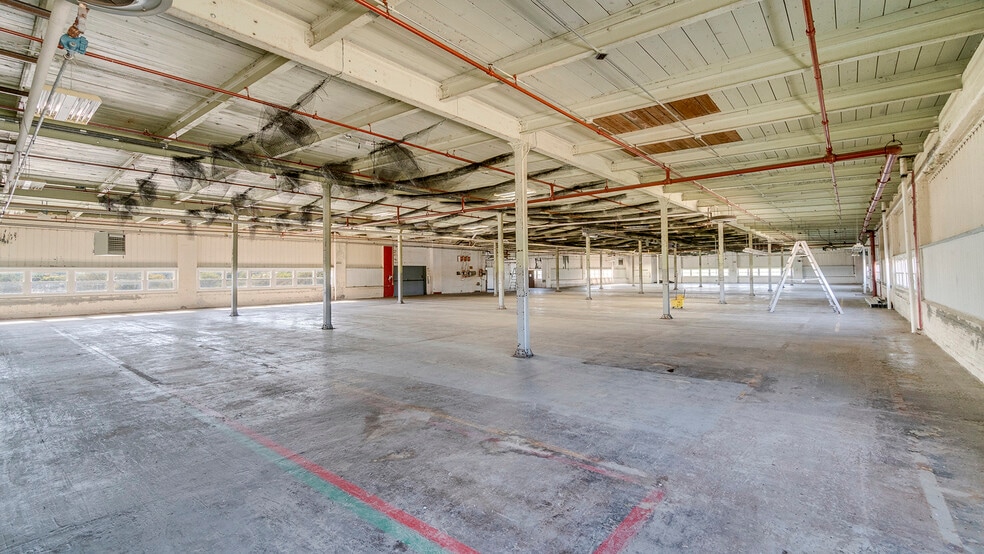 More Photos Of 101 N Washington St, Hanover Warehouse For Lease