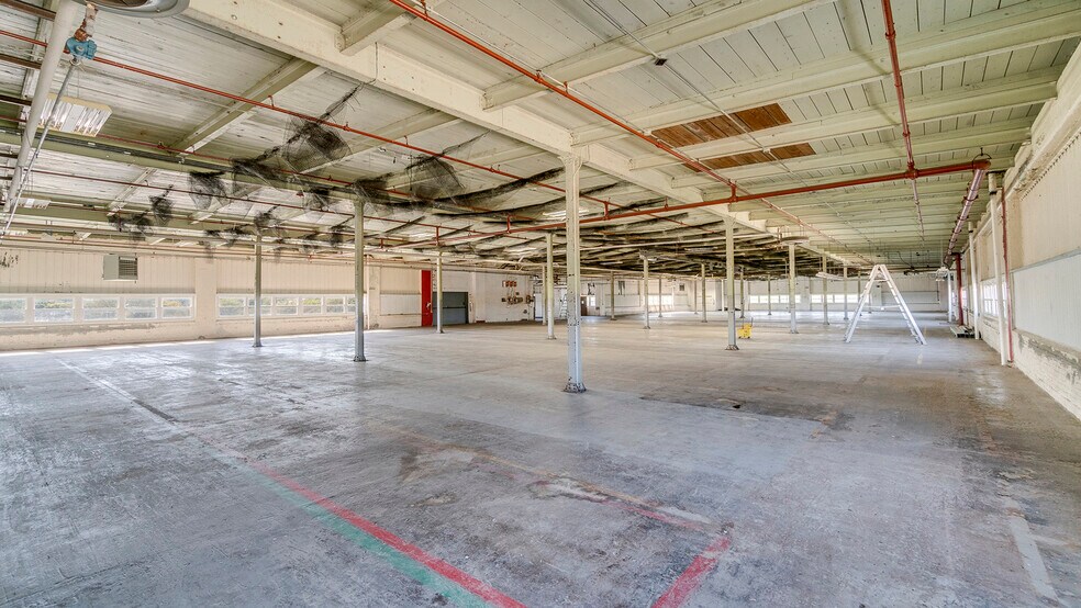 More Photos Of 101 N Washington St, Hanover Warehouse For Sale