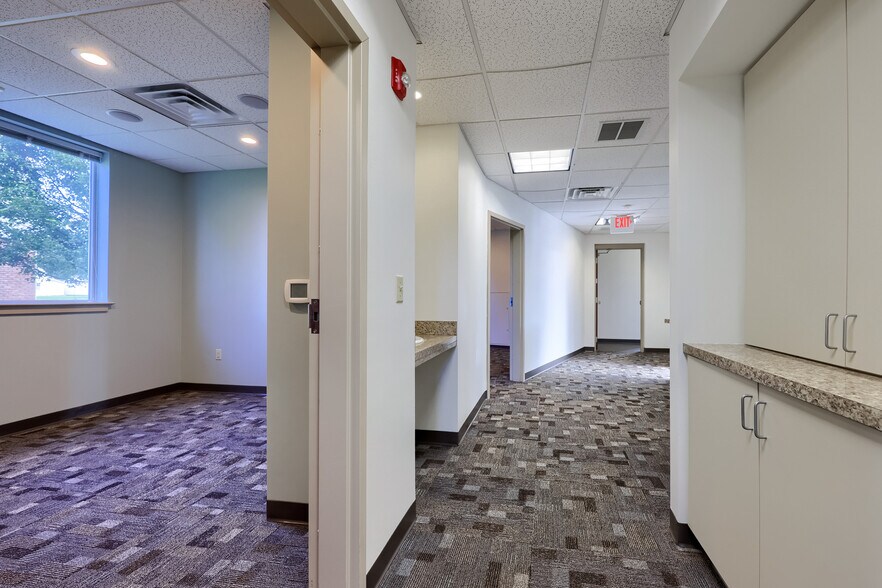 More Photos Of 1864 Oregon Pike, Lancaster Office For Sale