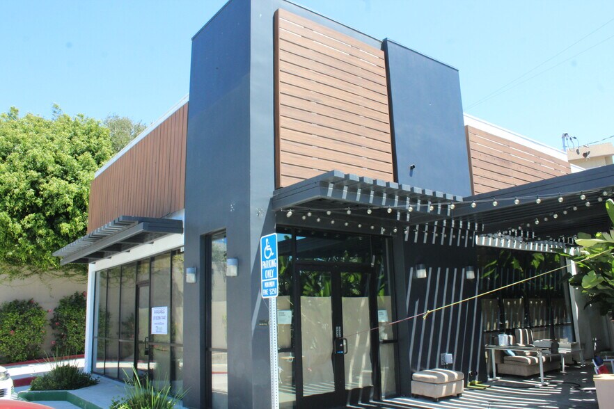 More Photos Of 10612 National Blvd, Los Angeles Storefront For Lease
