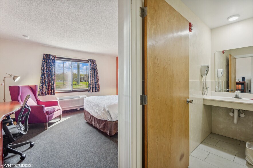 More Photos Of 1731 S State Route 127, Greenville Hotel For Sale