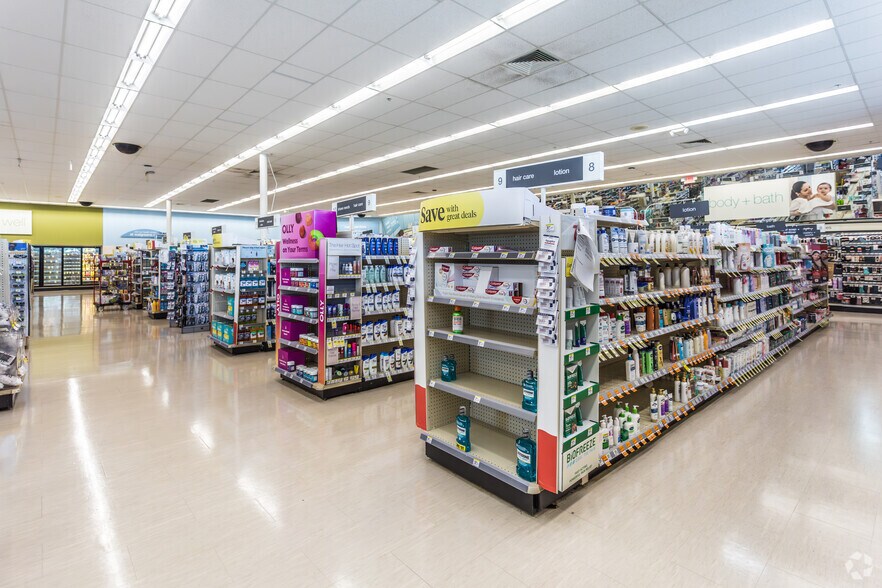 More Photos Of 819 W Main St, Jacksonville Drugstore For Sale