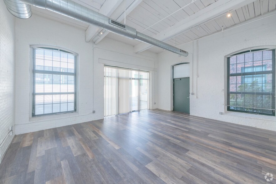 More Photos Of 166 Valley St, Providence Apartments For Sale