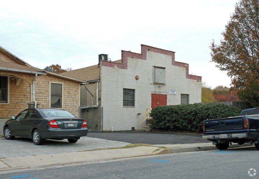 More Photos Of 620-626 Franklin Ave, Essex Warehouse For Sale