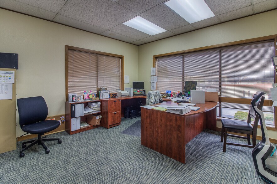 More Photos Of 304-308 N 3rd St, Yakima Office For Sale