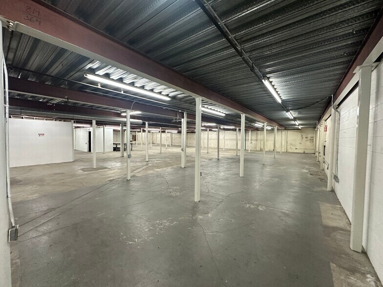 More Photos Of 5800 S Hoover St, Los Angeles Warehouse For Lease