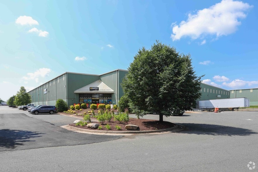 More Photos Of 7350-7380 Gallerher Rd, Gainesville Unknown For Lease