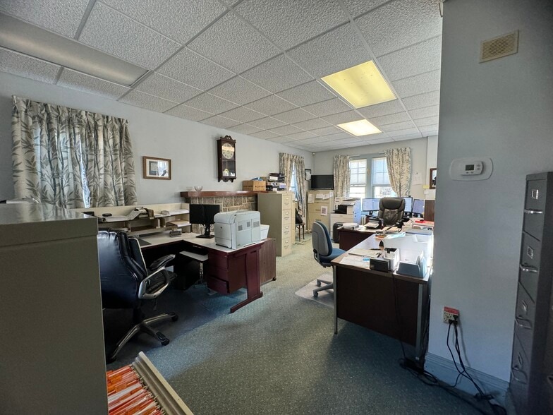 More Photos Of 169 Old Zion Rd, North East Office Residential For Sale