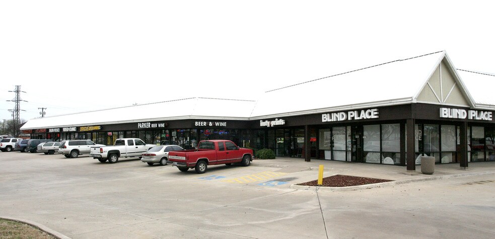 Primary Photo Of 601 W Parker Rd, Plano General Retail For Lease