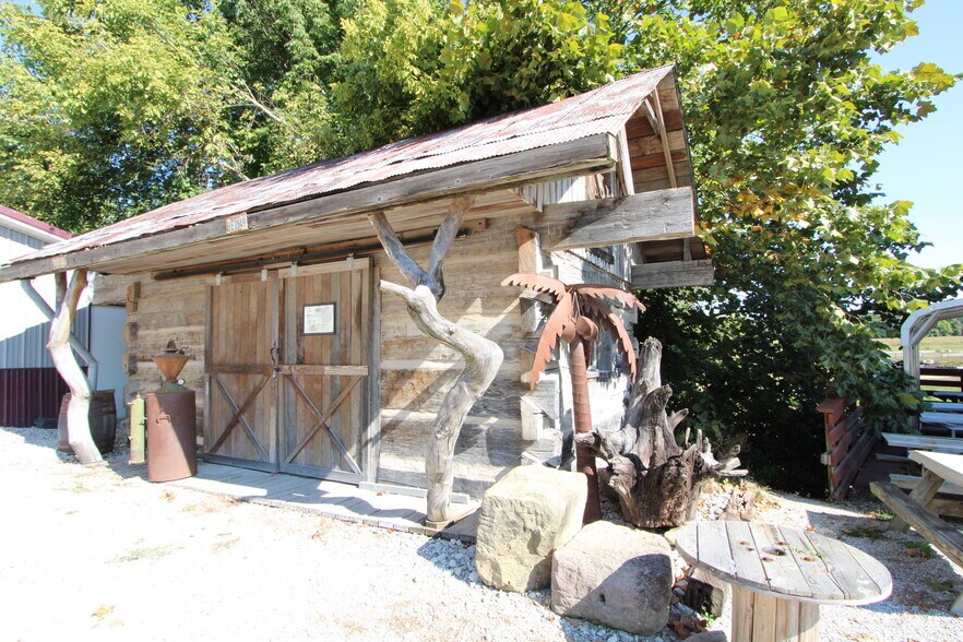 More Photos Of 8104 Bridgeton Rd, Bridgeton Specialty For Sale