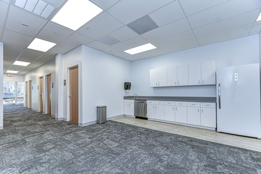 More Photos Of 10770 N 46th, Tampa Medical For Lease