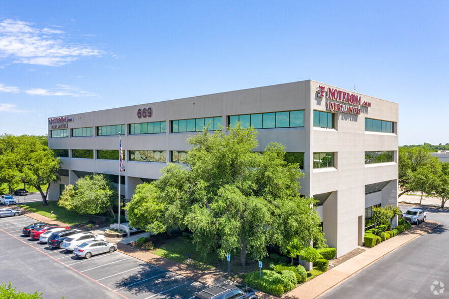 Primary Photo Of 669 Airport Fwy, Hurst Office For Lease