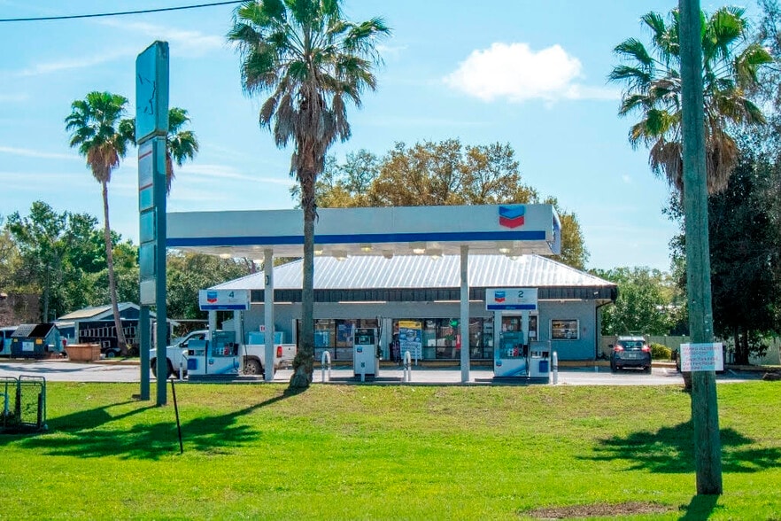 More Photos Of 7950 Wire Rd, Zephyrhills Service Station For Sale