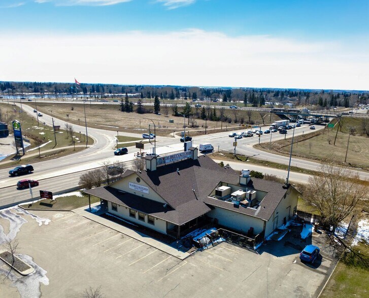 More Photos Of 5230 50th Ave, Leduc Restaurant For Lease