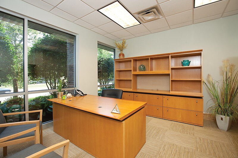 More Photos Of 2018 Eastwood Rd, Wilmington Office For Lease