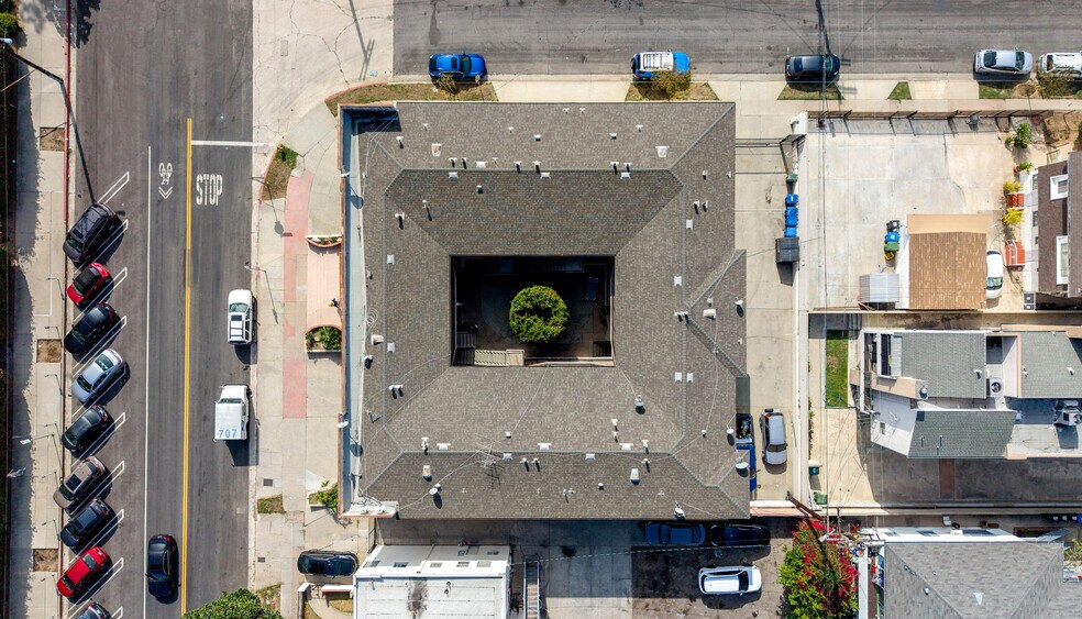 More Photos Of 903 N Heliotrope Dr, Los Angeles Apartments For Sale