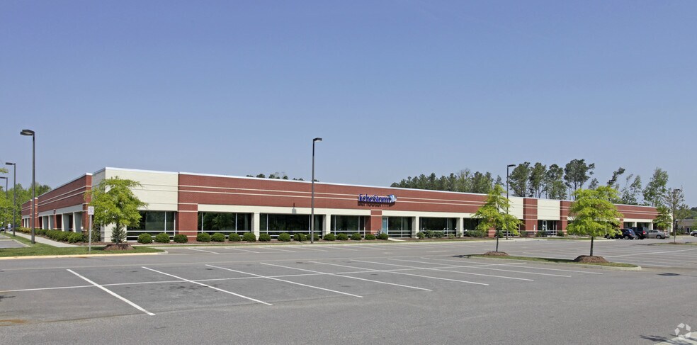 More Photos Of 7007 Harbour View Blvd, Suffolk Office For Lease