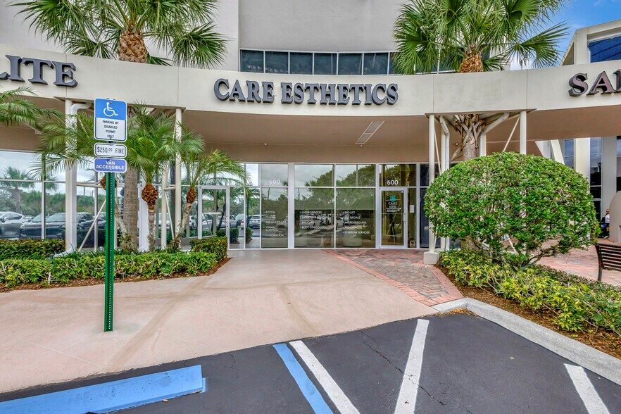 More Photos Of 2151 S Alternate A1A Hwy, Jupiter Medical For Sale