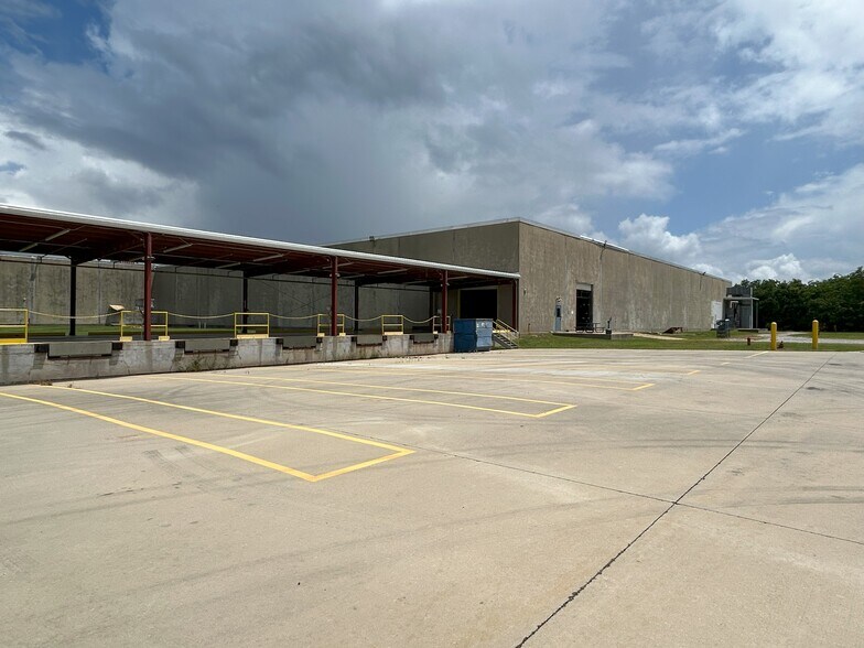 Primary Photo Of 550 Gulf Line Rd, Pearl Manufacturing For Lease