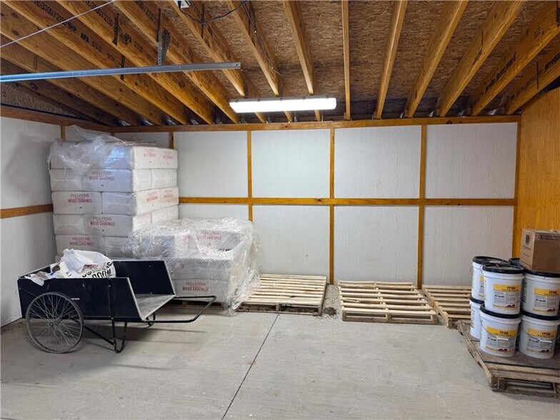 More Photos Of 115 Hilltop Dr, Phoenix Sports And Entertainment For Sale